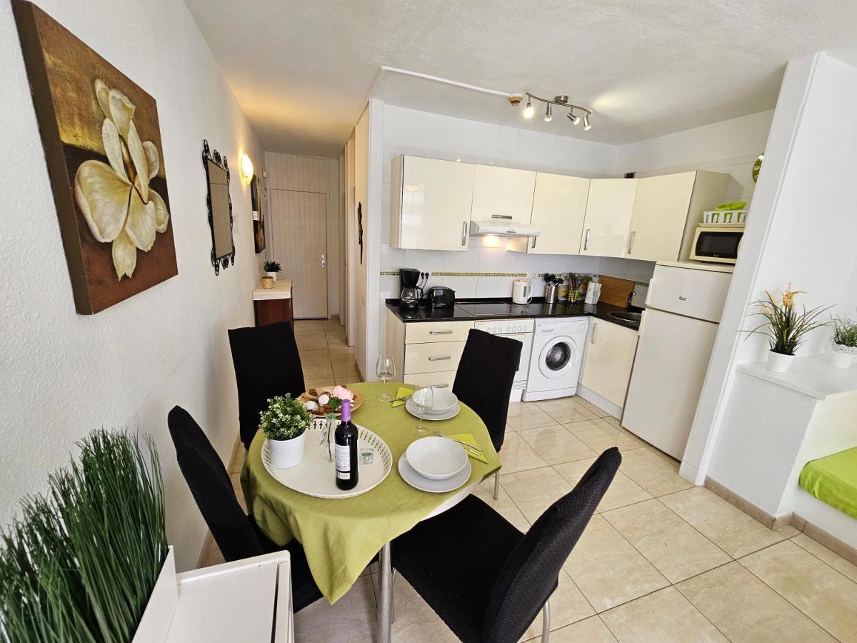 Casa Palmera 3 Only 150 Metres To The Beach, Heated Pool, Wifi, Sat-Tv, Balcony Arona  Luaran gambar